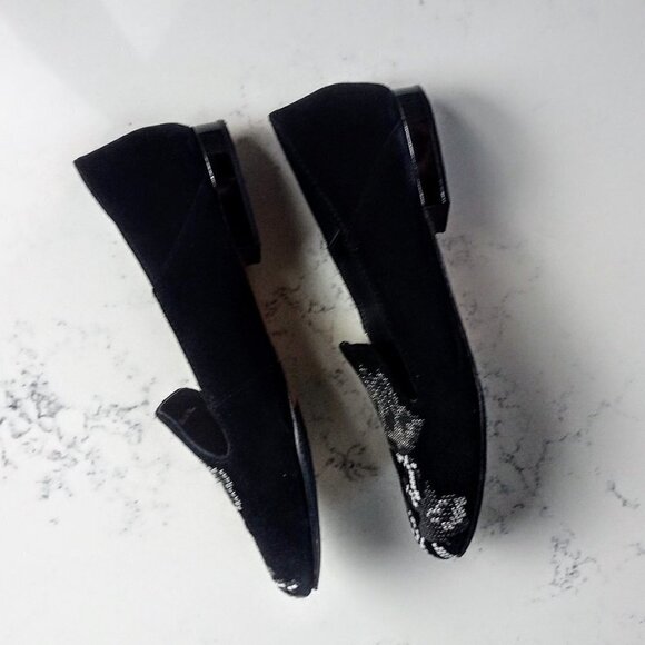Donald Pliner Embellished Suede Slip-On Flats 6M - Picture 8 of 9